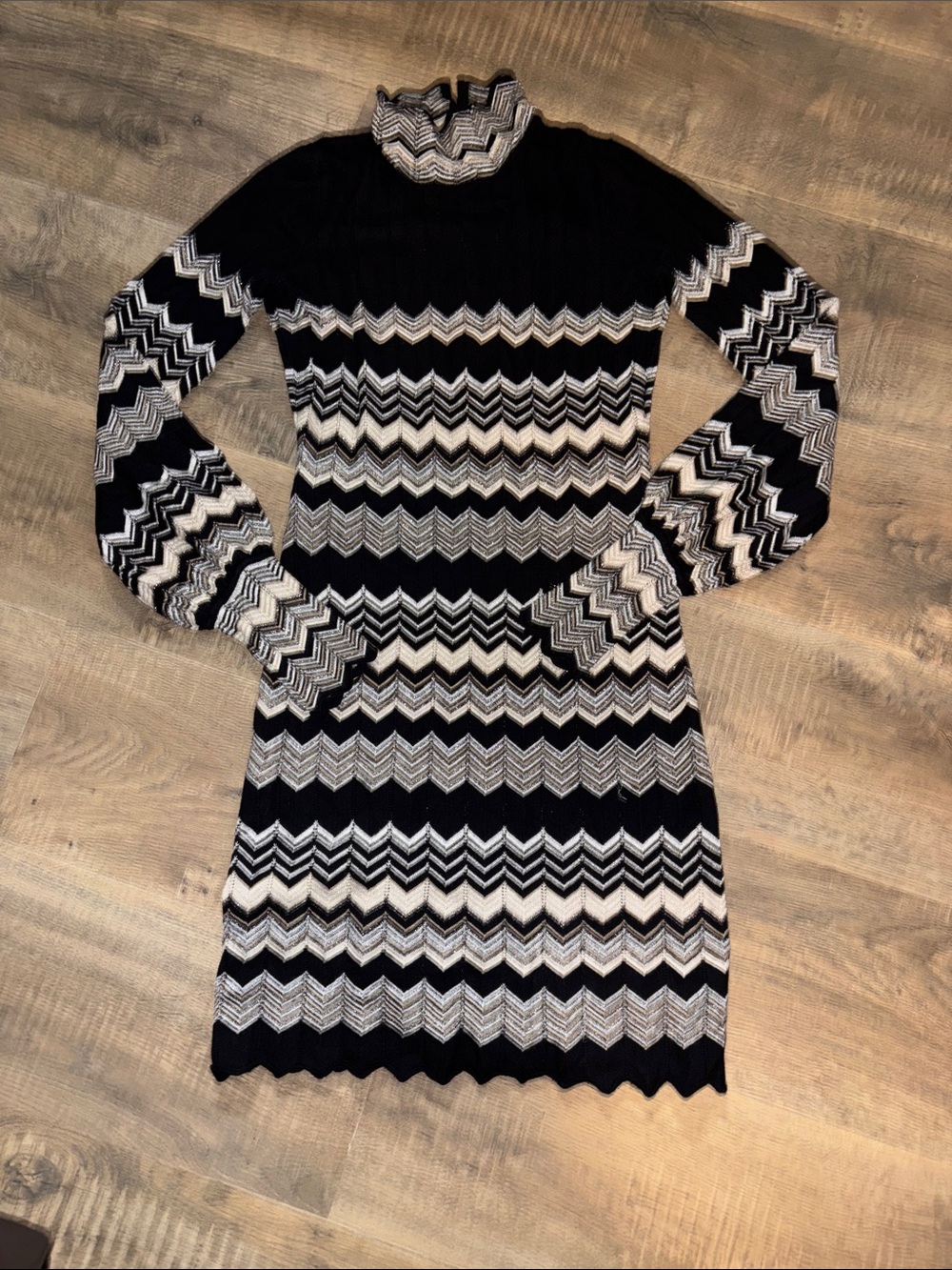 MODA International Black Chevron Mock Neck Sweater Dress Sz Small Open Back